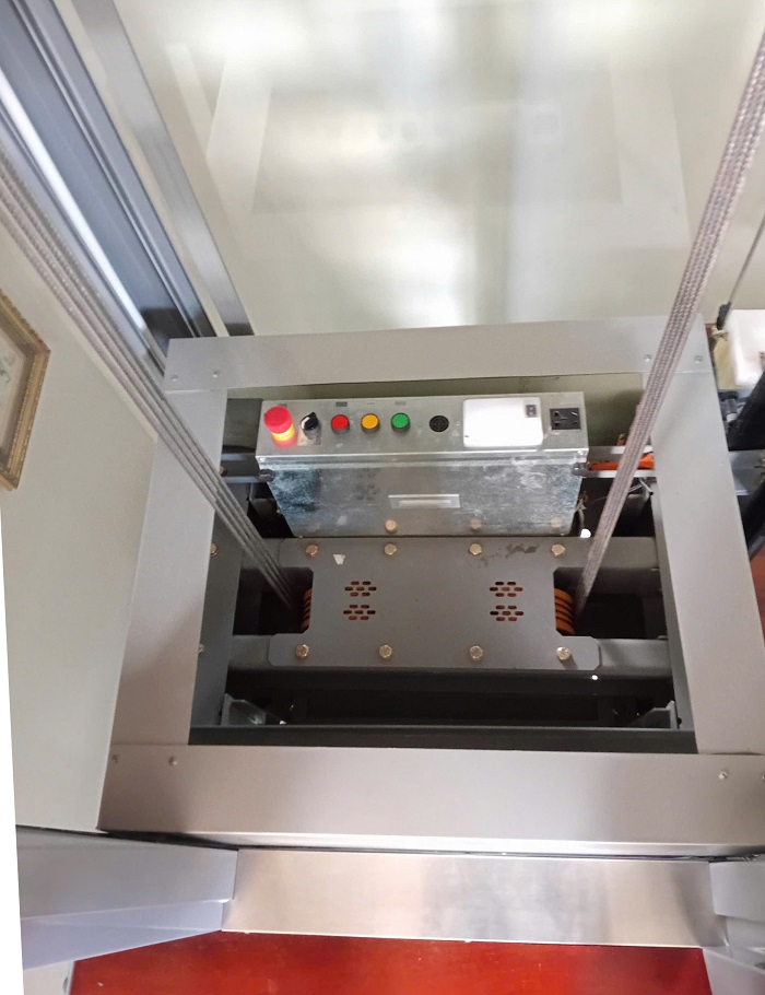 Bộ phần nóc và trần của cabin thang máy hệ truyền trên