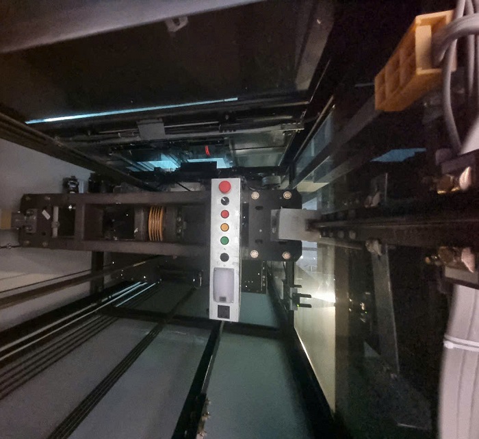 Nóc cabin thang máy Puly truyền trên