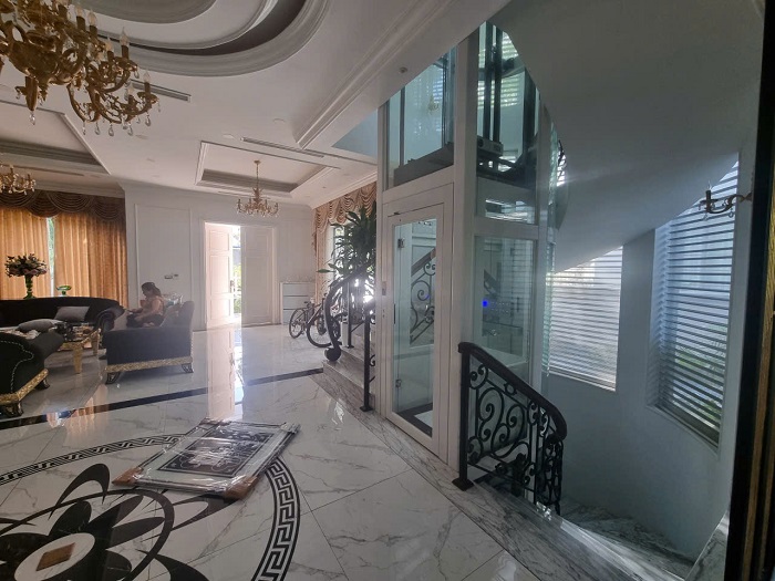 Tầng 2 biệt thự vinhome thang máy