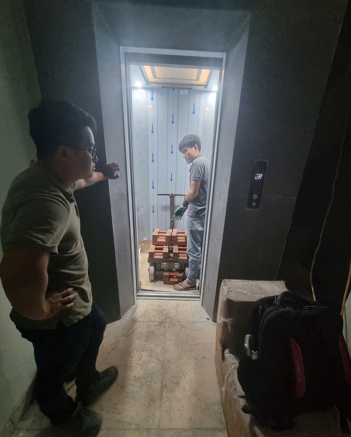 Kiểm định thang máy, chất tải trọng trước khi kiểm định