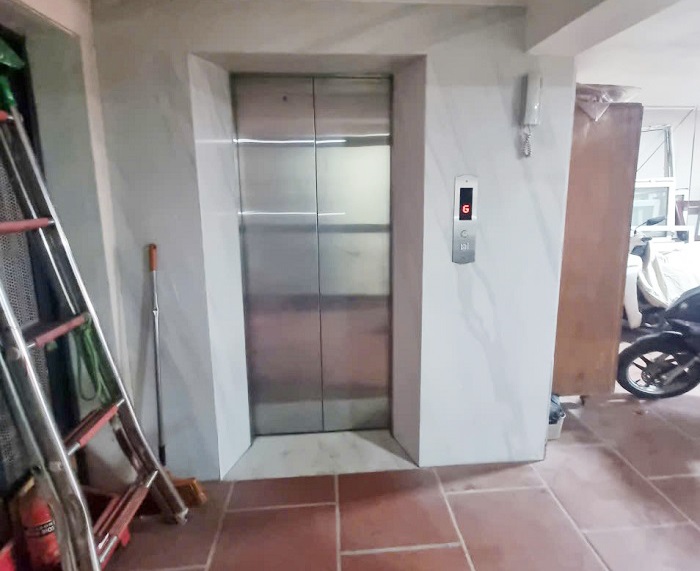 Thang máy tải khách kích thước cửa mở tim CO 800x2100mm kích thước hố 1800x1900mm cabin 1400x1200mm
